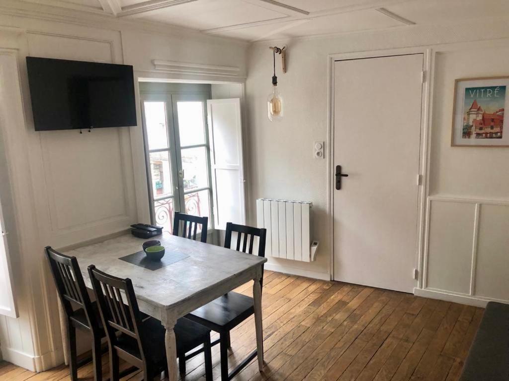 Le Garengeot - Wifi - Centre Ville - Property Rental Nm Vitré Eksteriør bilde